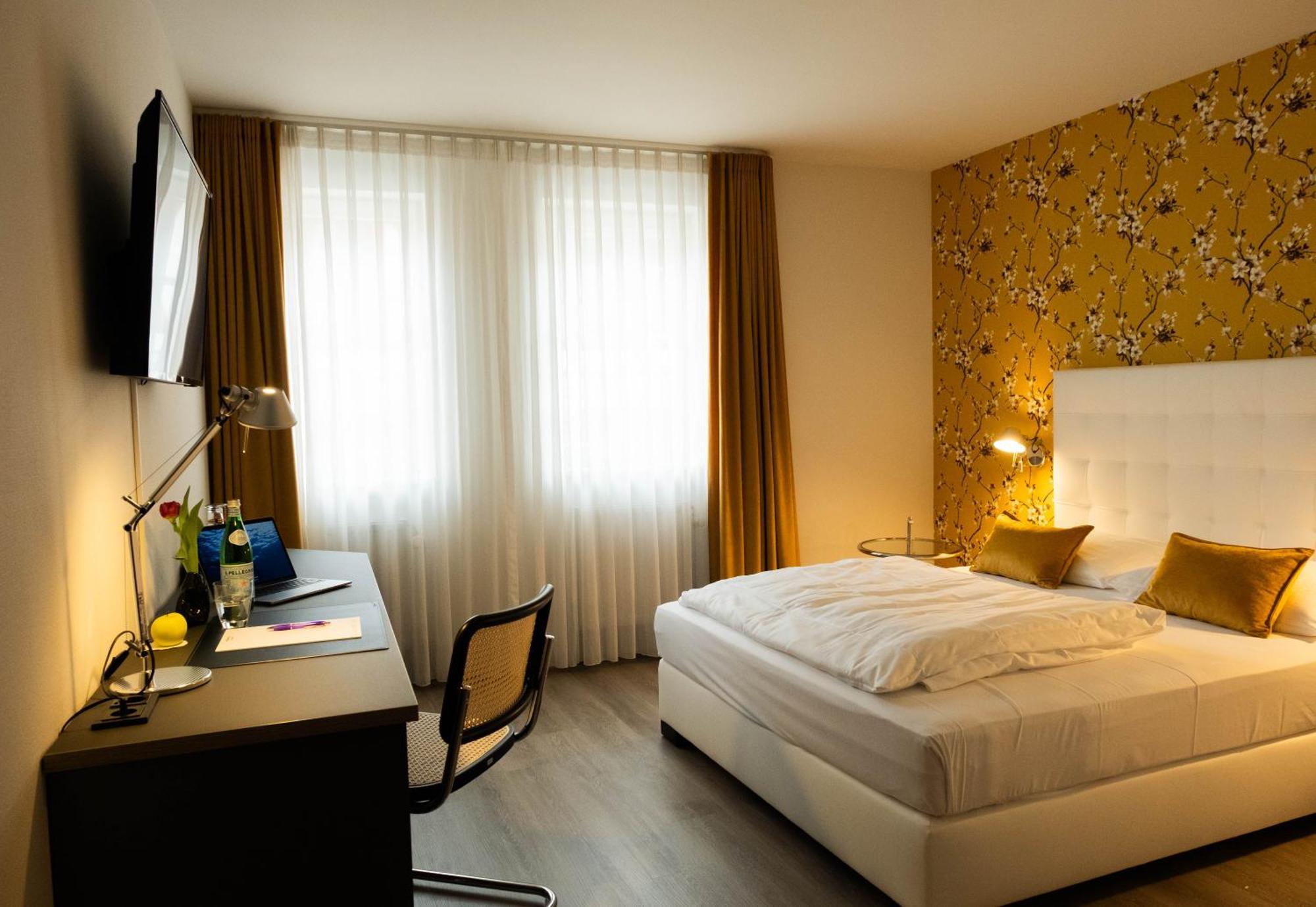 Hotel Ottheinrich Weinheim Exteriör bild